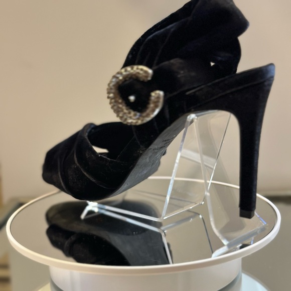 VINCE CAMUTO | Anyria Velvet Party Heels - Picture 10 of 13